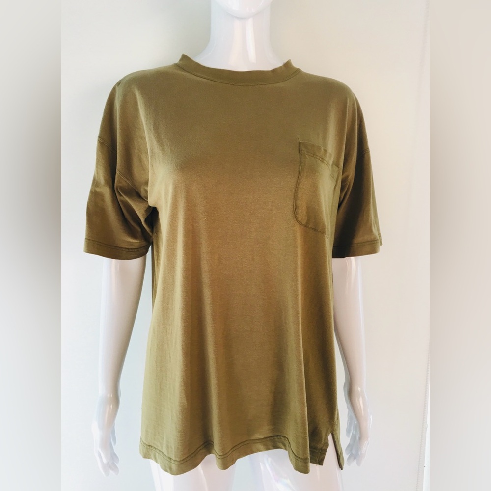 Boundary Waters boxy olive green short sleeve cotton tee shirt. Medium.